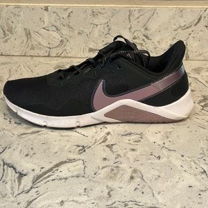 Nike Legend Essential 2 womens running shoe, size 10.5